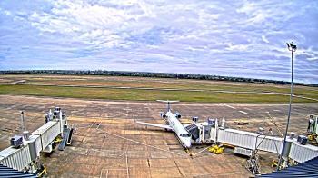 Weather camera view of Lake Charles Rgnl Arpt terminal bldg.