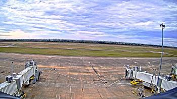 Weather camera view of Lake Charles Rgnl Arpt terminal bldg.
