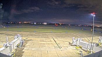 Weather camera view of Lake Charles Rgnl Arpt terminal bldg.