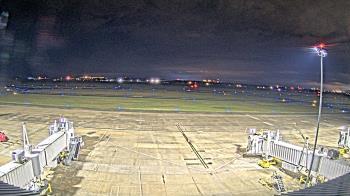 Weather camera view of Lake Charles Rgnl Arpt terminal bldg.