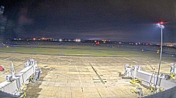 Weather camera view of Lake Charles Rgnl Arpt terminal bldg.