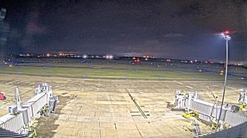 Weather camera view of Lake Charles Rgnl Arpt terminal bldg.