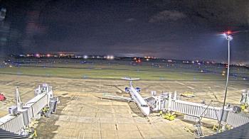 Weather camera view of Lake Charles Rgnl Arpt terminal bldg.
