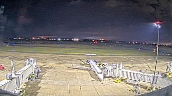Weather camera view of Lake Charles Rgnl Arpt terminal bldg.