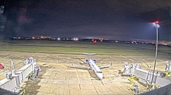 Weather camera view of Lake Charles Rgnl Arpt terminal bldg.