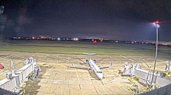Weather camera view of Lake Charles Rgnl Arpt terminal bldg.