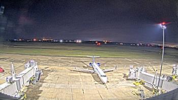 Weather camera view of Lake Charles Rgnl Arpt terminal bldg.