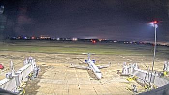Weather camera view of Lake Charles Rgnl Arpt terminal bldg.