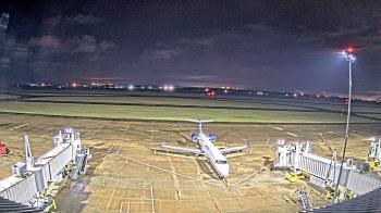Weather camera view of Lake Charles Rgnl Arpt terminal bldg.