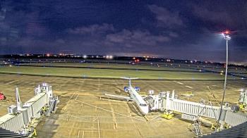 Weather camera view of Lake Charles Rgnl Arpt terminal bldg.