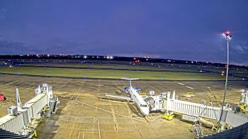 Weather camera view of Lake Charles Rgnl Arpt terminal bldg.
