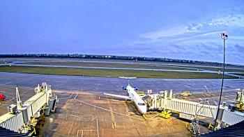 Weather camera view of Lake Charles Rgnl Arpt terminal bldg.