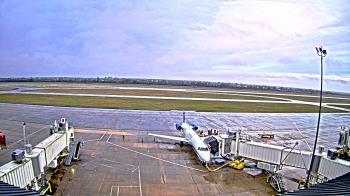 Weather camera view of Lake Charles Rgnl Arpt terminal bldg.