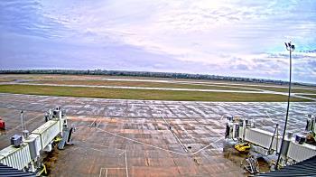 Weather camera view of Lake Charles Rgnl Arpt terminal bldg.