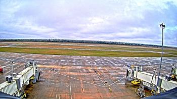 Weather camera view of Lake Charles Rgnl Arpt terminal bldg.