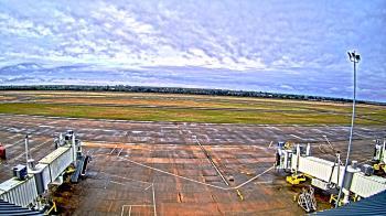 Weather camera view of Lake Charles Rgnl Arpt terminal bldg.