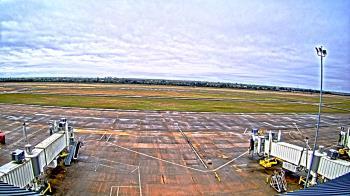 Weather camera view of Lake Charles Rgnl Arpt terminal bldg.