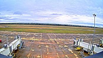 Weather camera view of Lake Charles Rgnl Arpt terminal bldg.