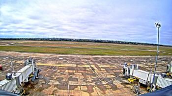 Weather camera view of Lake Charles Rgnl Arpt terminal bldg.