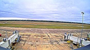 Weather camera view of Lake Charles Rgnl Arpt terminal bldg.
