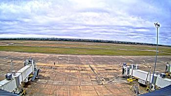Weather camera view of Lake Charles Rgnl Arpt terminal bldg.