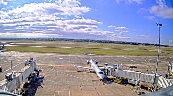 Weather camera view of Lake Charles Rgnl Arpt terminal bldg.
