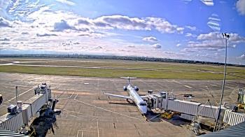 Weather camera view of Lake Charles Rgnl Arpt terminal bldg.