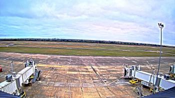 Weather camera view of Lake Charles Rgnl Arpt terminal bldg.