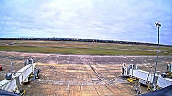 Weather camera view of Lake Charles Rgnl Arpt terminal bldg.