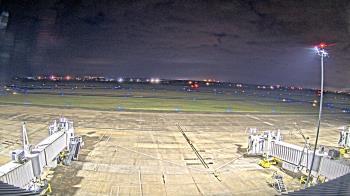 Weather camera view of Lake Charles Rgnl Arpt terminal bldg.