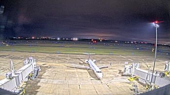 Weather camera view of Lake Charles Rgnl Arpt terminal bldg.