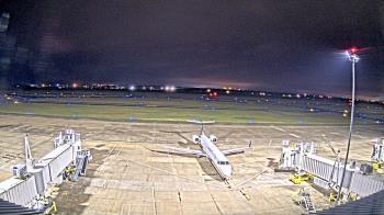 Weather camera view of Lake Charles Rgnl Arpt terminal bldg.