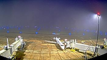 Weather camera view of Lake Charles Rgnl Arpt terminal bldg.