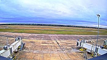 Weather camera view of Lake Charles Rgnl Arpt terminal bldg.