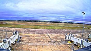 Weather camera view of Lake Charles Rgnl Arpt terminal bldg.