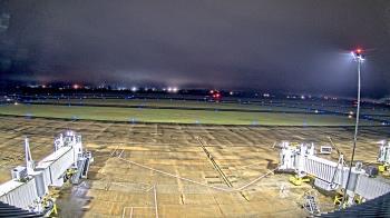 Weather camera view of Lake Charles Rgnl Arpt terminal bldg.