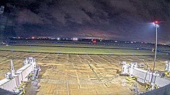 Weather camera view of Lake Charles Rgnl Arpt terminal bldg.