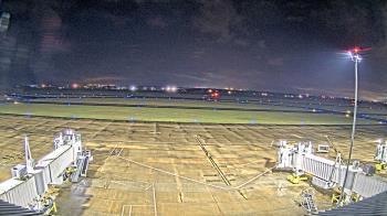 Weather camera view of Lake Charles Rgnl Arpt terminal bldg.