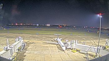 Weather camera view of Lake Charles Rgnl Arpt terminal bldg.