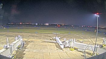Weather camera view of Lake Charles Rgnl Arpt terminal bldg.