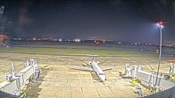 Weather camera view of Lake Charles Rgnl Arpt terminal bldg.