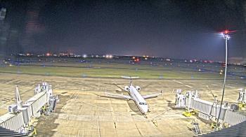 Weather camera view of Lake Charles Rgnl Arpt terminal bldg.