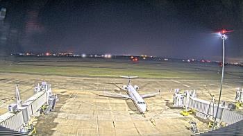 Weather camera view of Lake Charles Rgnl Arpt terminal bldg.
