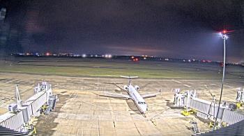 Weather camera view of Lake Charles Rgnl Arpt terminal bldg.