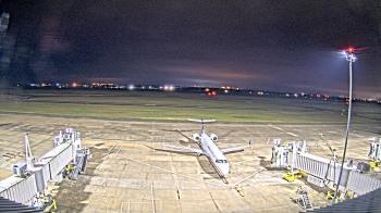 Weather camera view of Lake Charles Rgnl Arpt terminal bldg.