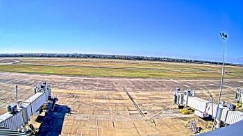 Weather camera view of Lake Charles Rgnl Arpt terminal bldg.