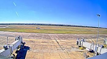 Weather camera view of Lake Charles Rgnl Arpt terminal bldg.
