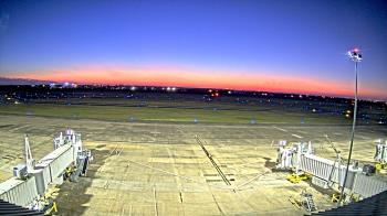 Weather camera view of Lake Charles Rgnl Arpt terminal bldg.