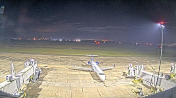 Weather camera view of Lake Charles Rgnl Arpt terminal bldg.