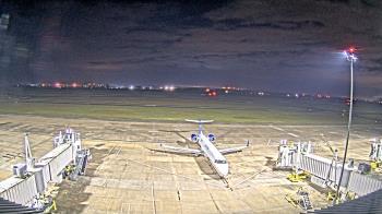 Weather camera view of Lake Charles Rgnl Arpt terminal bldg.